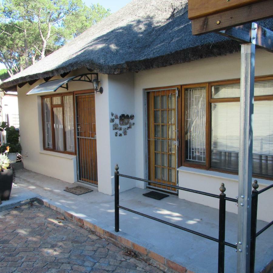סטלנבוש The Worm Hole Garden Cottage מראה חיצוני תמונה